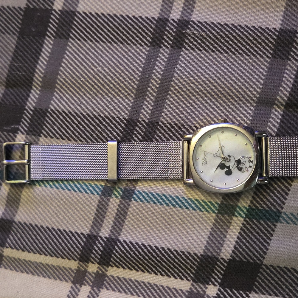 Disney Mickey Mouse Watch - Picture 3 of 8